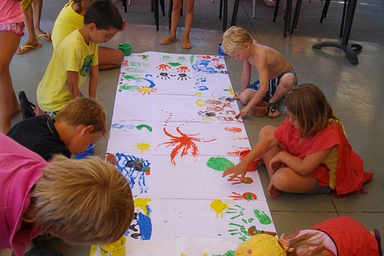 Amfora campsite - Everything for children - Painting session in the kids’ club