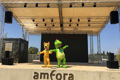 Camping Amfora campsite - All for children - Entertainment with the mascots on the campsite stage