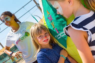 Campingplatz Amfora - Alles für Kinder - Schminken mit den Animateuren des Kinderclubs