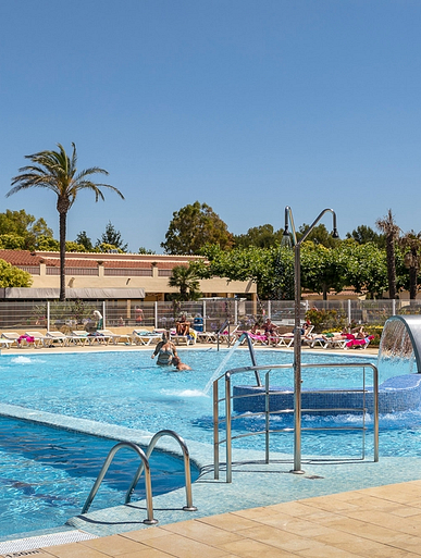 Campingplatz Amfora - Die Badelandschaft - Swimmingpool mit Erholungsbereich