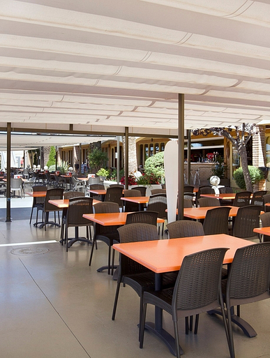 Camping Amfora - Bars et Restaurants - Terrasse couverte du restaurant
