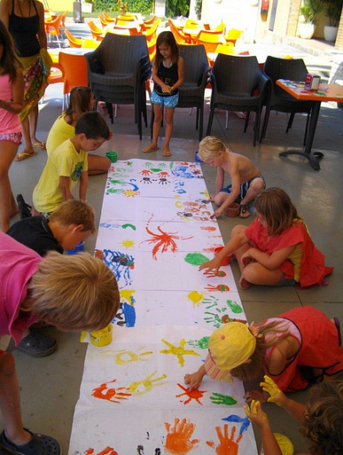 Camping Amfora - Todo para los niños - Sesión de pintura en el club infantil