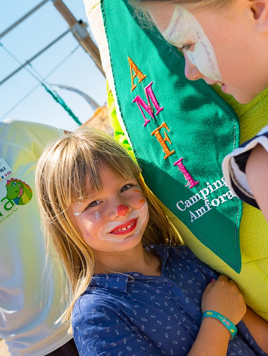 Campingplatz Amfora - Alles für Kinder - Schminken mit den Animateuren des Kinderclubs