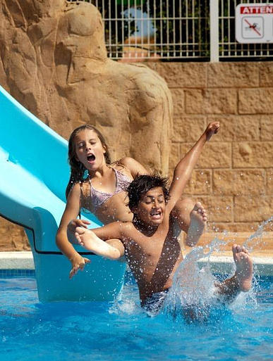 Camping Amfora - Tout pour les enfants - Toboggan dans l\'espace aquatique