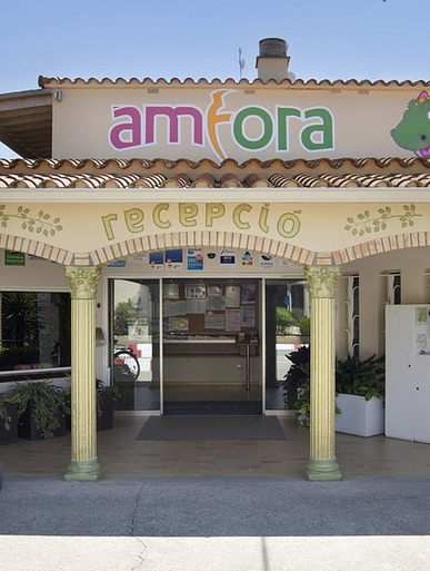 Amfora campsite - Services and shops - External view of reception