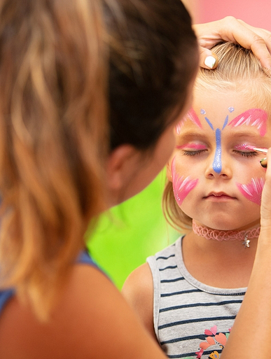 Camping Amfora - Recrutement -Séance de maquillage