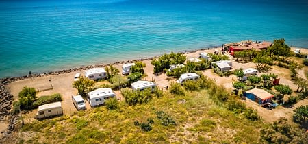Camping Californie Plage - Emplacements - Vue aérienne des emplacements situés en bord de mer