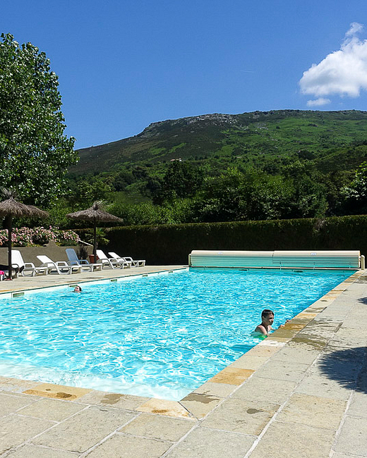 Camping Zelaia - La piscine - Piscine chauffée avec vue sur la nature