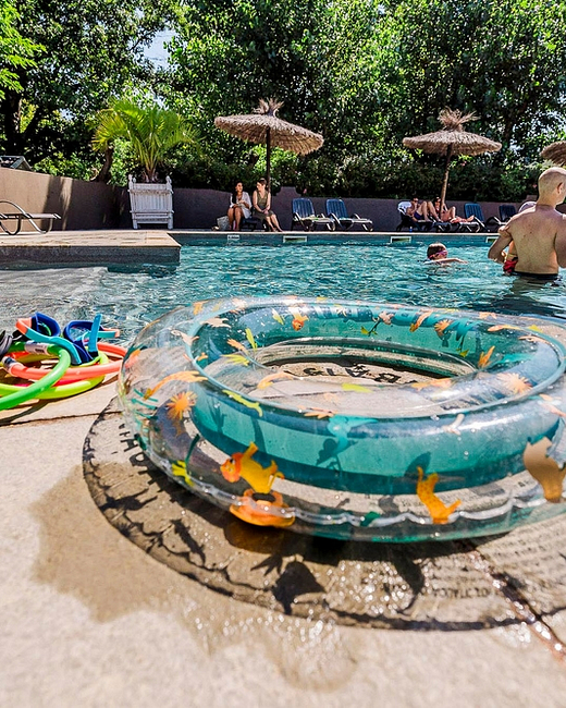 Camping Zelaia - Piscine - Espace aquatique avec vue du la montagne