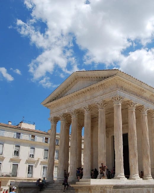 La Maison Carr&eacute;e