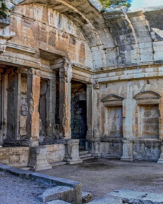 Les Ar&egrave;nes de N&icirc;mes