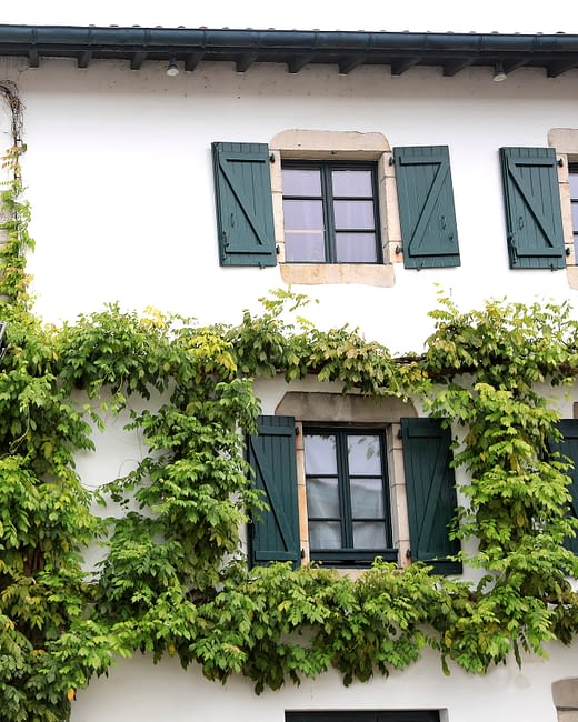 Camping Zelaia - House Facade in Ascain