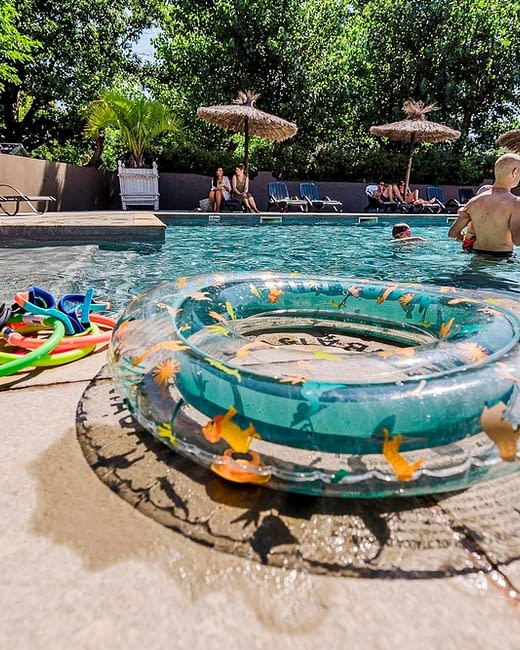 Camping Zelaia - Piscine - Espace aquatique avec vue du la montagne