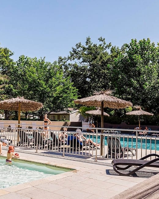 Camping Zelaia - Piscine - Pataugeoire et piscine avec espace d&eacute;tente