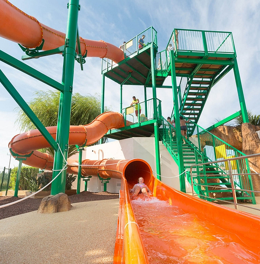 Amfora campsite - The swimming pool complex - arrival of the slides 