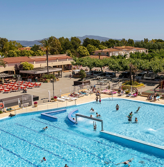 Camping Amfora - Het waterpark - Uitzicht op het zwembad met bubbelbaden