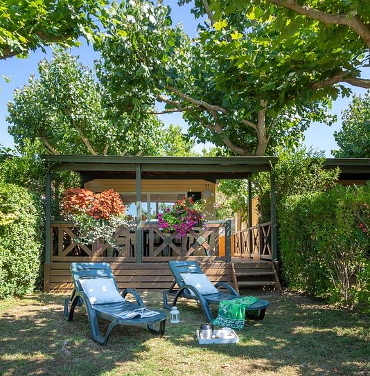 Camping Amfora - Services et commerces - Hébergement Sunny-DogPet-Friendly