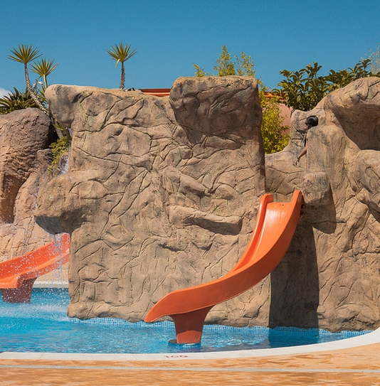 Campingplatz Amfora - Die Badelandschaft - Wasserspielplatz mit Rutschen