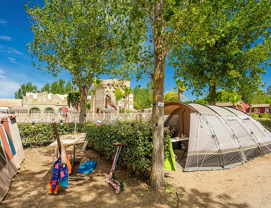 Camping Californie Plage -Hébergements - Empalcement confort de 80 m² pour tente