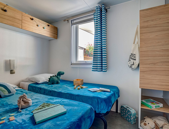Campingplatz Californie Plage - Mietunterkünfte - Mobilheim Caïcos Premium - Zimmer mit zwei Einzelbetten