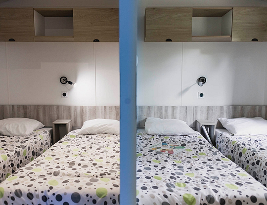 Camping Zelaia - Mobil-home supérieur 6 personnes - Les deux chambres avec lits simples