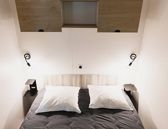 Camping Zelaia - Mobil-home supérieur 4 personnes - Chambre avec lit double