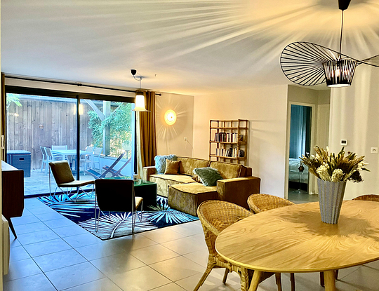 Campsite Les 2 Etangs - Apartment Premium 4p - Dining room and living room