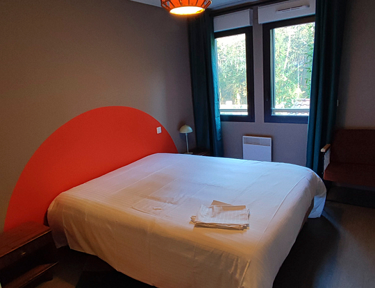 Camping Les 2 Etangs - Appartement Premium 4p - Chambre avec lit double