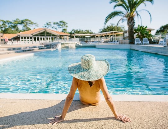 Camping Arnaoutchot - Espace aquatique avec 2 piscines et bain bouillonnant