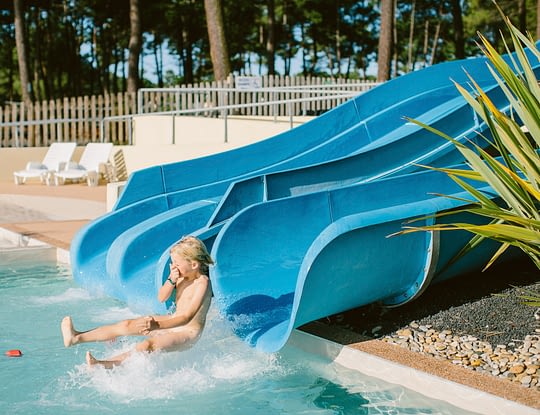 Camping Euronat - Espace aquatique avec plusieurs toboggans