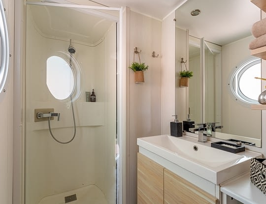 Campingplatz Californie Plage - Mietunterkünfte - Mobilheim Cayo Coco 4 Personen - Badezimmer mit Dusche