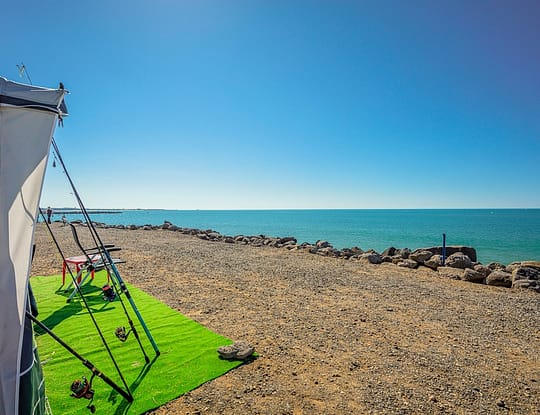 Camping Californie Plage - Hébergements - Emplacement vue mer - Emplacements de 80m² pour tentes en face de la mer