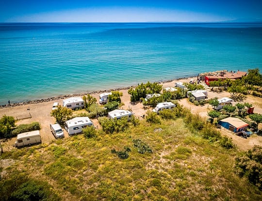 Camping Californie Plage - Hébergements - Emplacement vue mer - Vue aériennes de l\'ensemble des emplacements en bord de mer