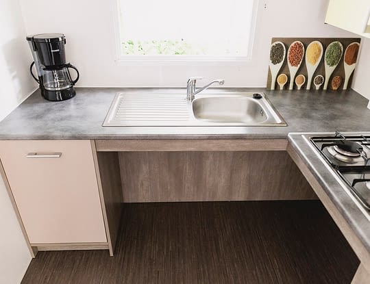 Camping Zelaia - MH Confort PMR 4 personnes - Cuisine