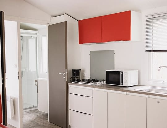 Camping Zelaia - Mobil-home confort 4 personnes - Cuisine et salle d\'eau