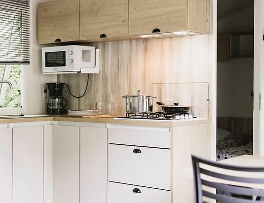 Camping Zelaia - Mobil-home sup&eacute;rieur 6 personnes - Cuisine