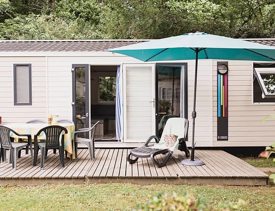 Camping Zelaia - Mobil-home sup&eacute;rieur 4 personnes - Terrasse
