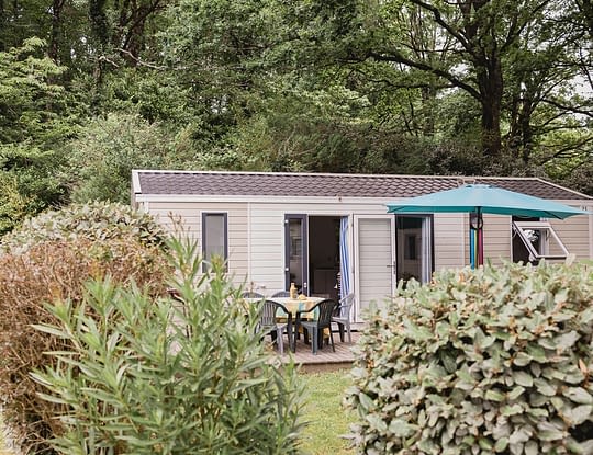 Camping Zelaia - Mobil-home sup&eacute;rieur 4 personnes - Mobil home avec emplacement arbor&eacute;