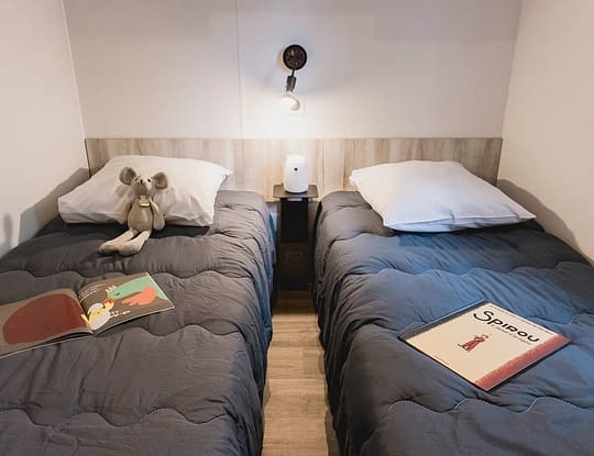 Camping Zelaia - Mobil-home sup&eacute;rieur 4 personnes - Chambre avec 2 lits simples