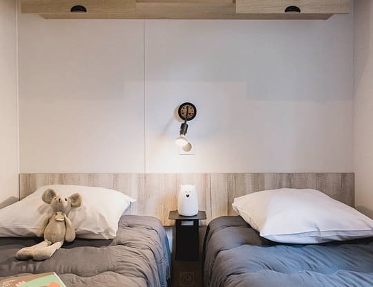 Camping Zelaia - Mobil-home sup&eacute;rieur 4 personnes - Chambre