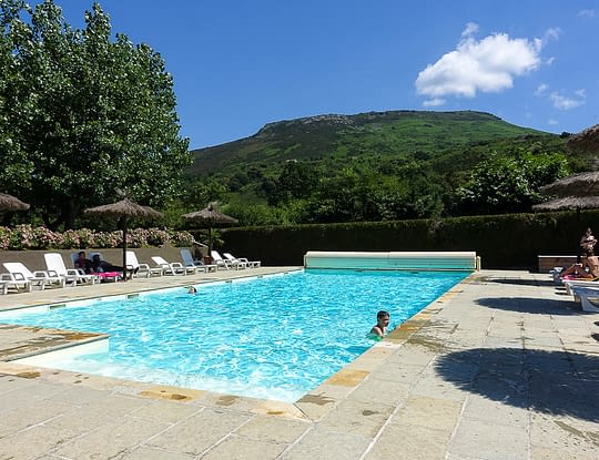Camping Zelaia - The Pool - Heated pool with view on nature 