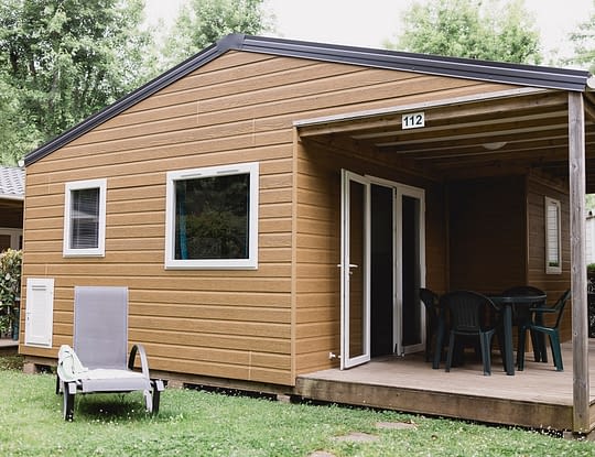 Camping Zelaia - Chalet bois EXTE 4 personnes - Terrasse du mobil home