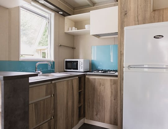 Camping Zelaia - Chalet bois EXTE 4 personnes - Cuisine
