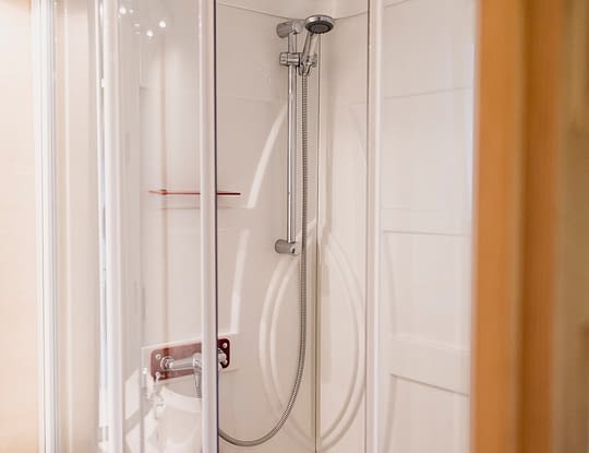 Camping Zelaia - Cottage D&eacute;tente 4 personnes - Salle d\'eau avec douche