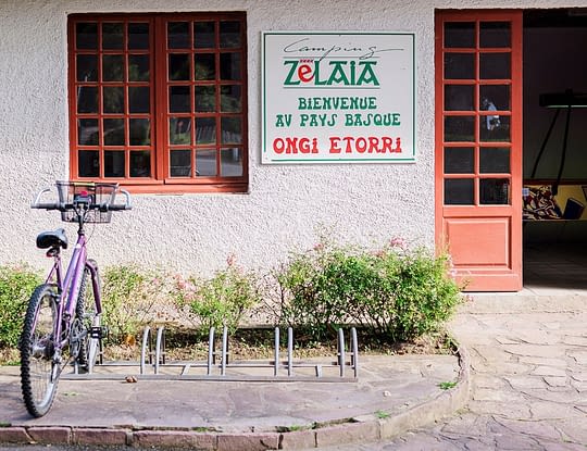 Camping Zelaia - Camping - Entr&eacute;e de la salle de jeux