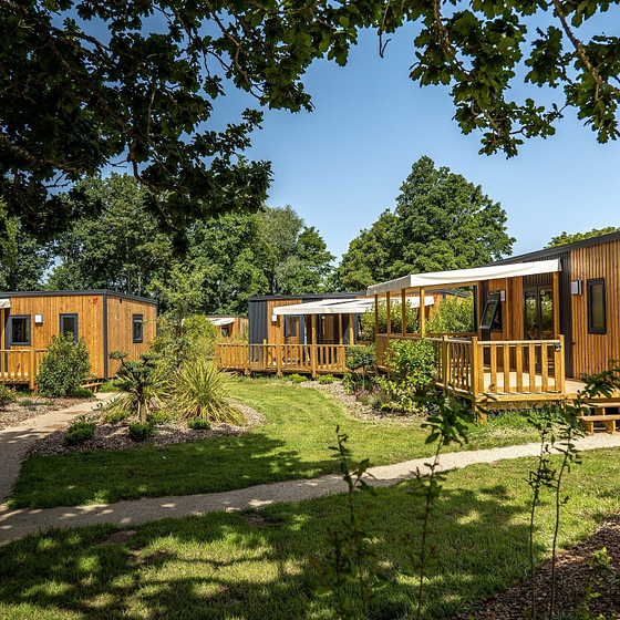 Village des Cottages Confort Premium au camping 4 &eacute;toiles le Domaine de Mesqueau en BAie de Morlaix