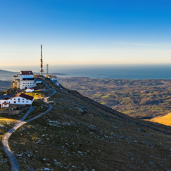 Camping Zelaia - Panoramic view on the Rhune and the sea