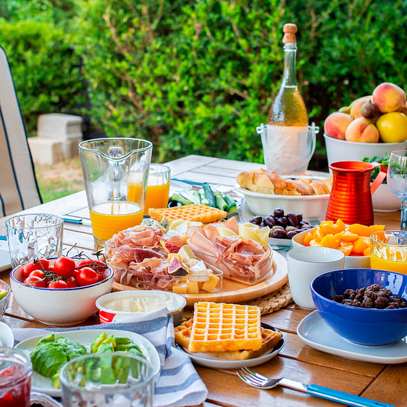 Camping Zelaia - Petit déjeuner dans une location du camping