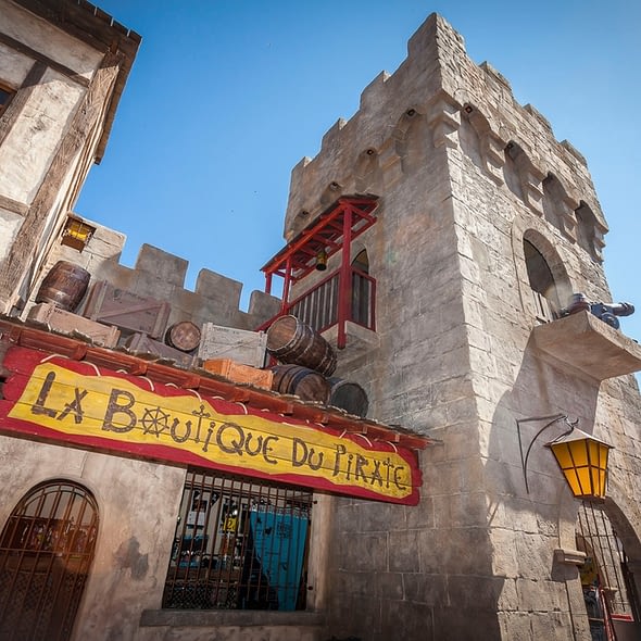 Camping Californie Plage - Le cœur de village - Boutique du pirate
