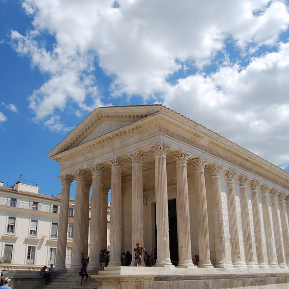 Camping Californie Plage - La région - Maison carrée à Nîmes
